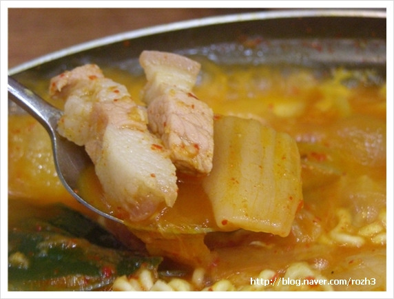 돈가네 김치찌개 이미지